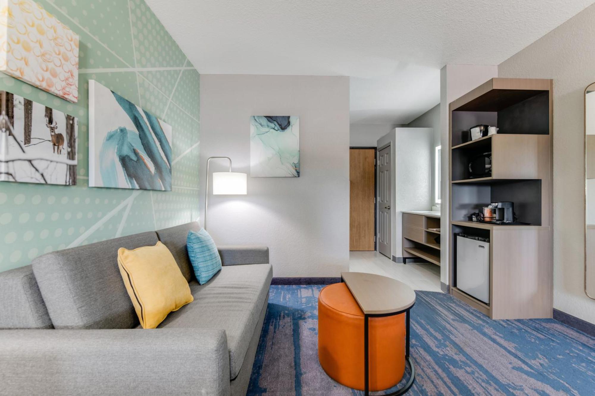 Comfort & - Wausau 2*