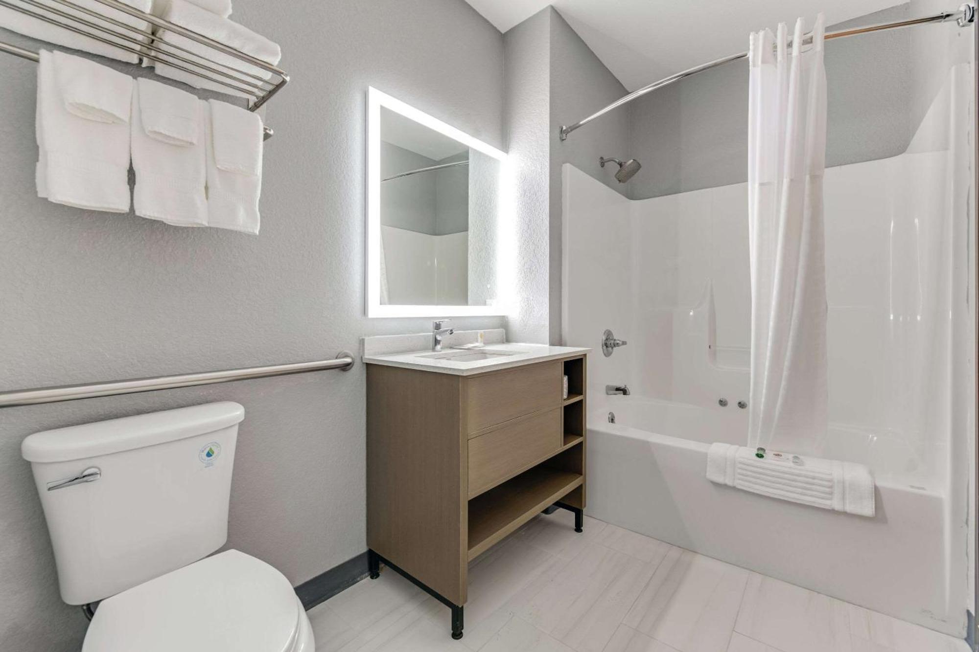 Hotel Comfort & - Wausau